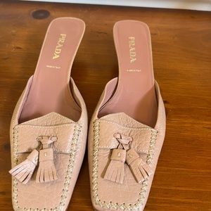 Prada light pink kitten slides defect